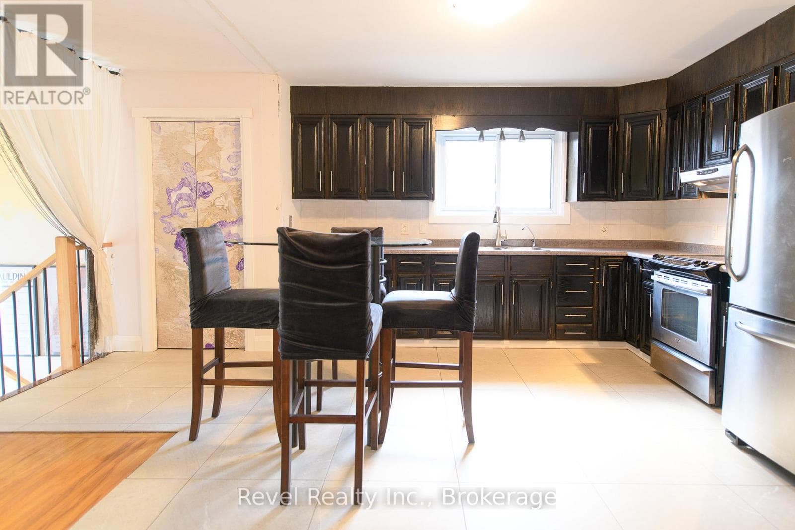 4 TESKEY COURT photo 5
