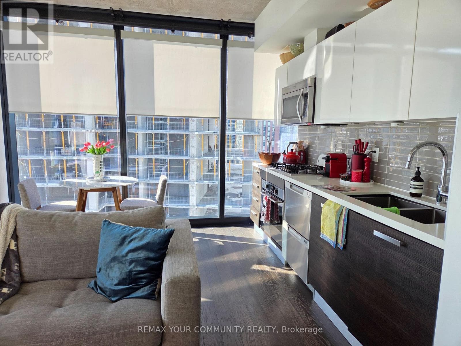 2107 - 224 KING STREET W photo 5