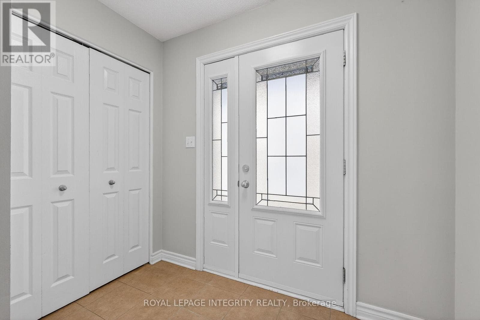 281 STERLING AVENUE photo 4