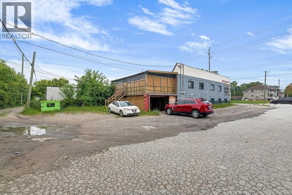 1011 WYANDOTTE West photo 4