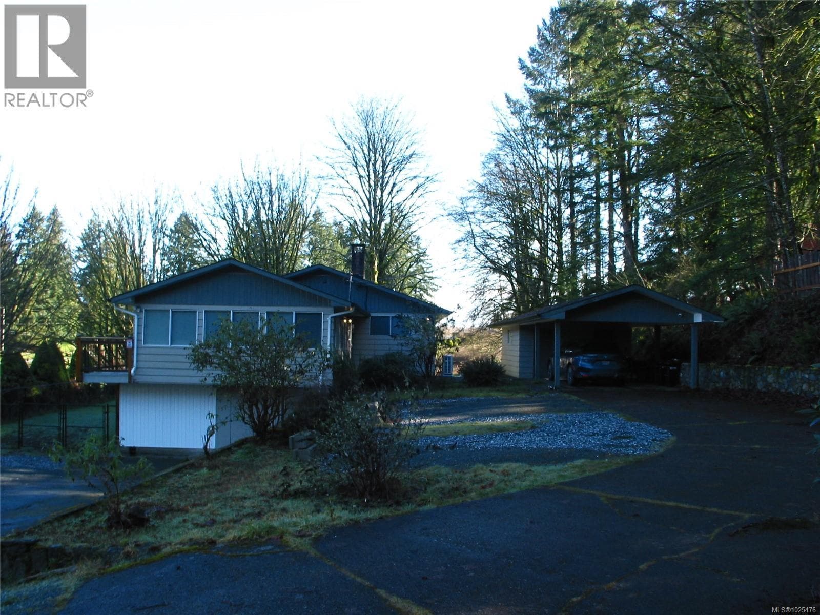 2765 Cameron Taggart Rd photo 3