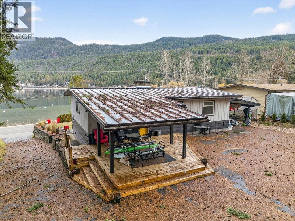 2622 Blind Bay Road photo 5