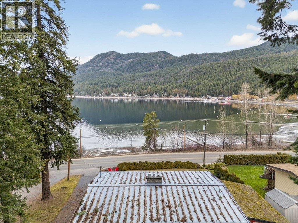 2622 Blind Bay Road photo 4