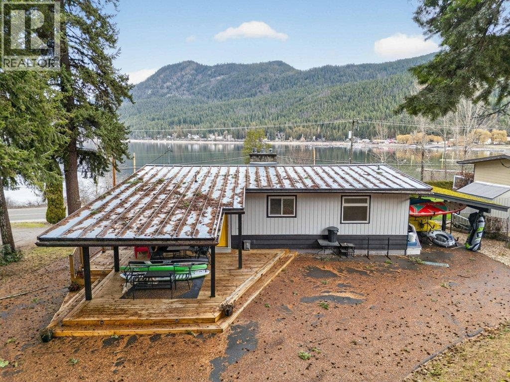 2622 Blind Bay Road photo 3
