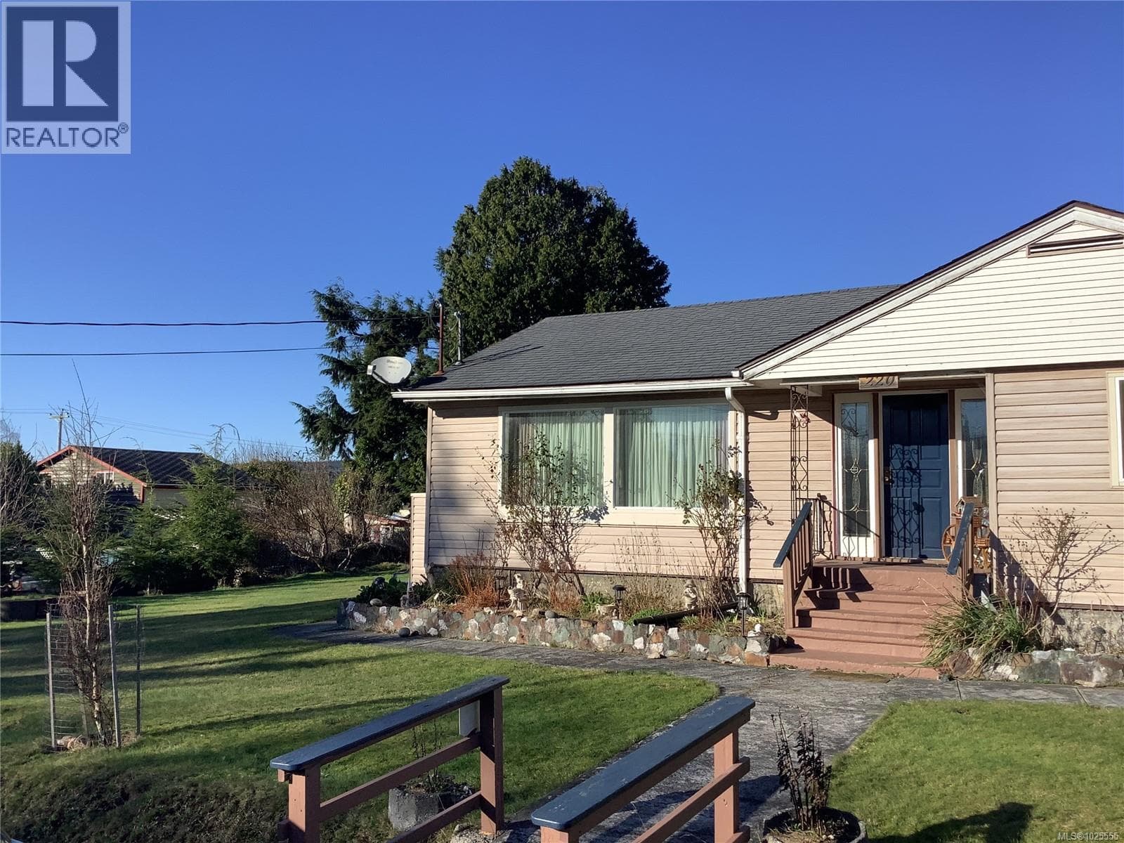 220 17th Ave photo 2