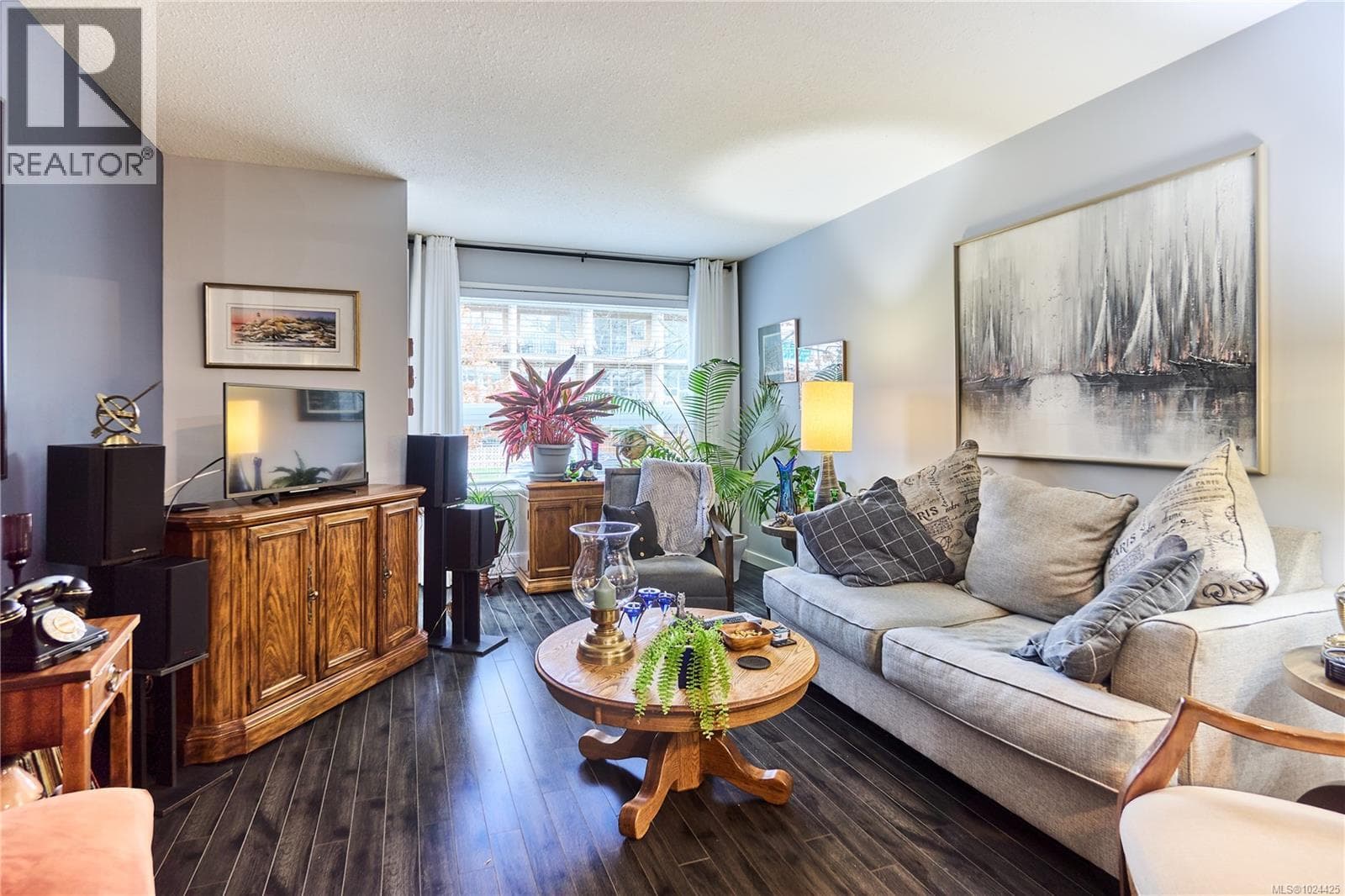 1 bed 1 bath single family at 105 100 Dawes St — $314,500