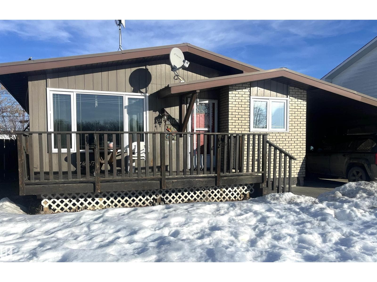 4628 46 Ave