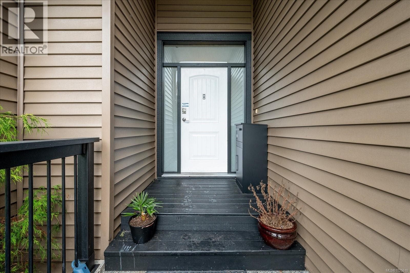 209 Shiloh Dr photo 2