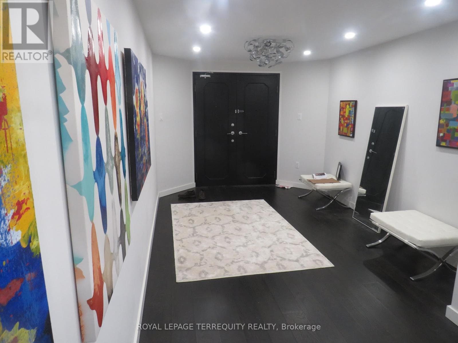 3 bed 3 bath single family at 3305 - 2045 LAKE SHORE BOULEVARD W — $2,188,000