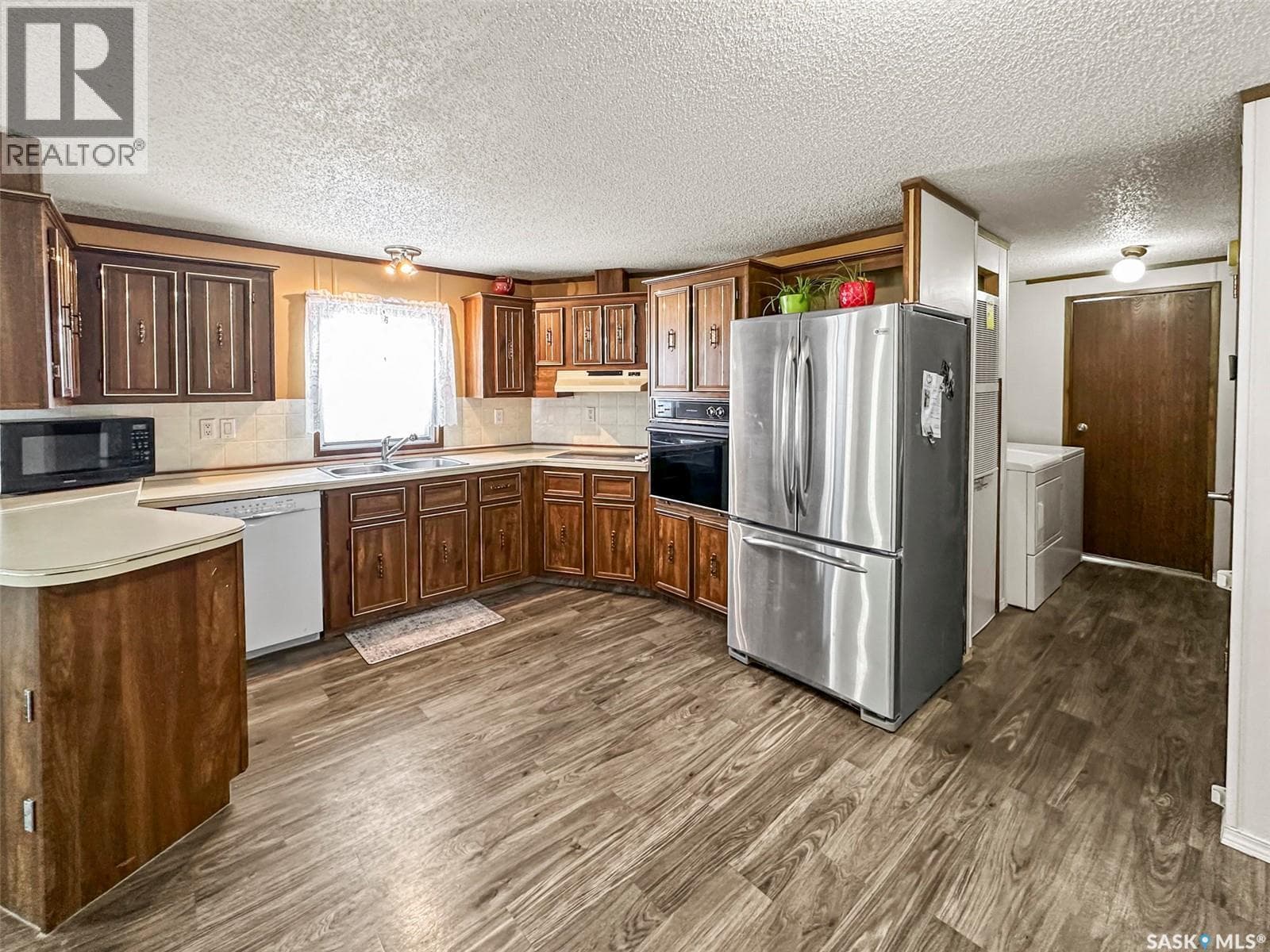 27 Prairie Sun COURT photo 3