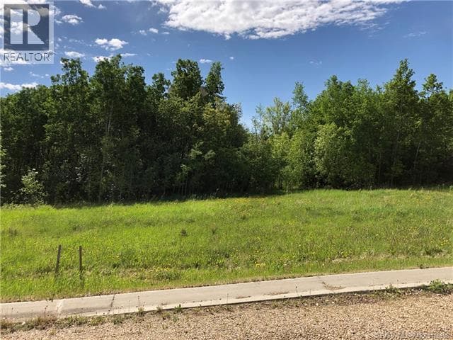 Lot 4 44 Avenue Close — photo 2