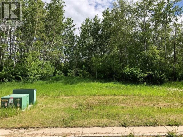 Lot 8 44 Avenue Close — photo 2