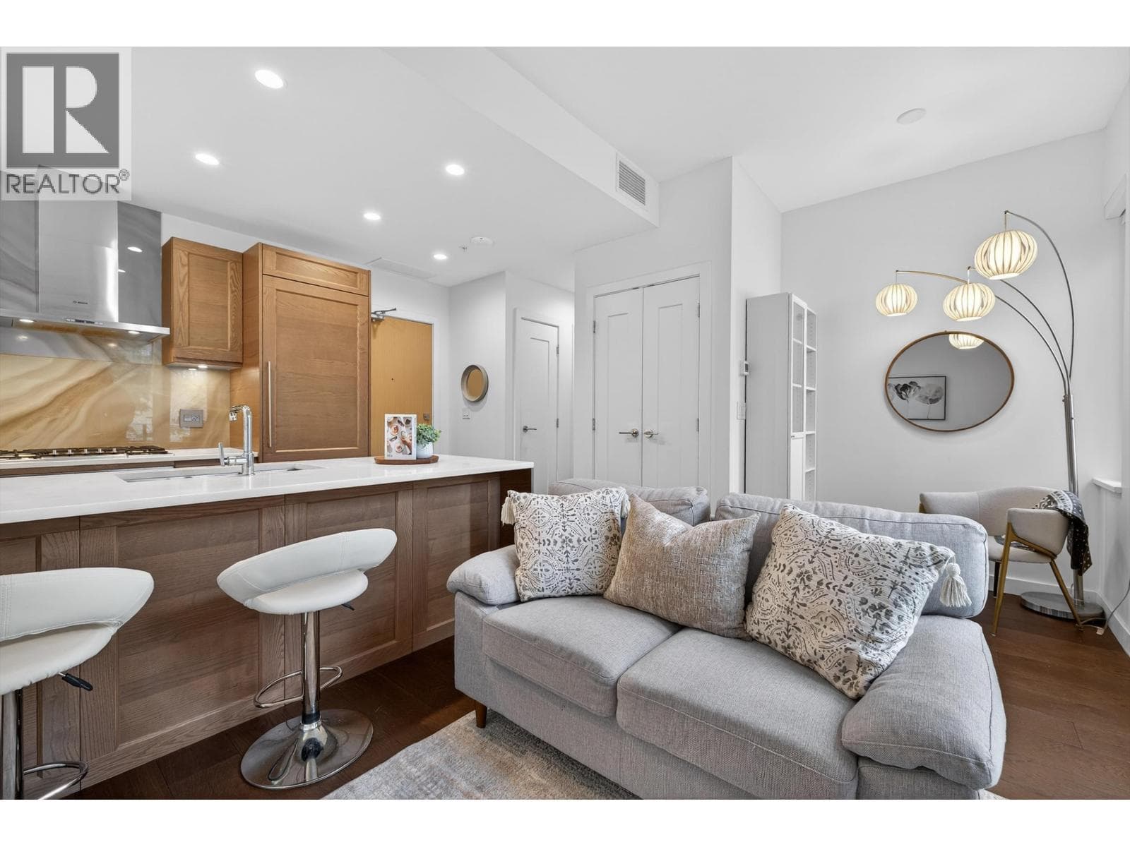 408 5681 BIRNEY AVENUE photo 5