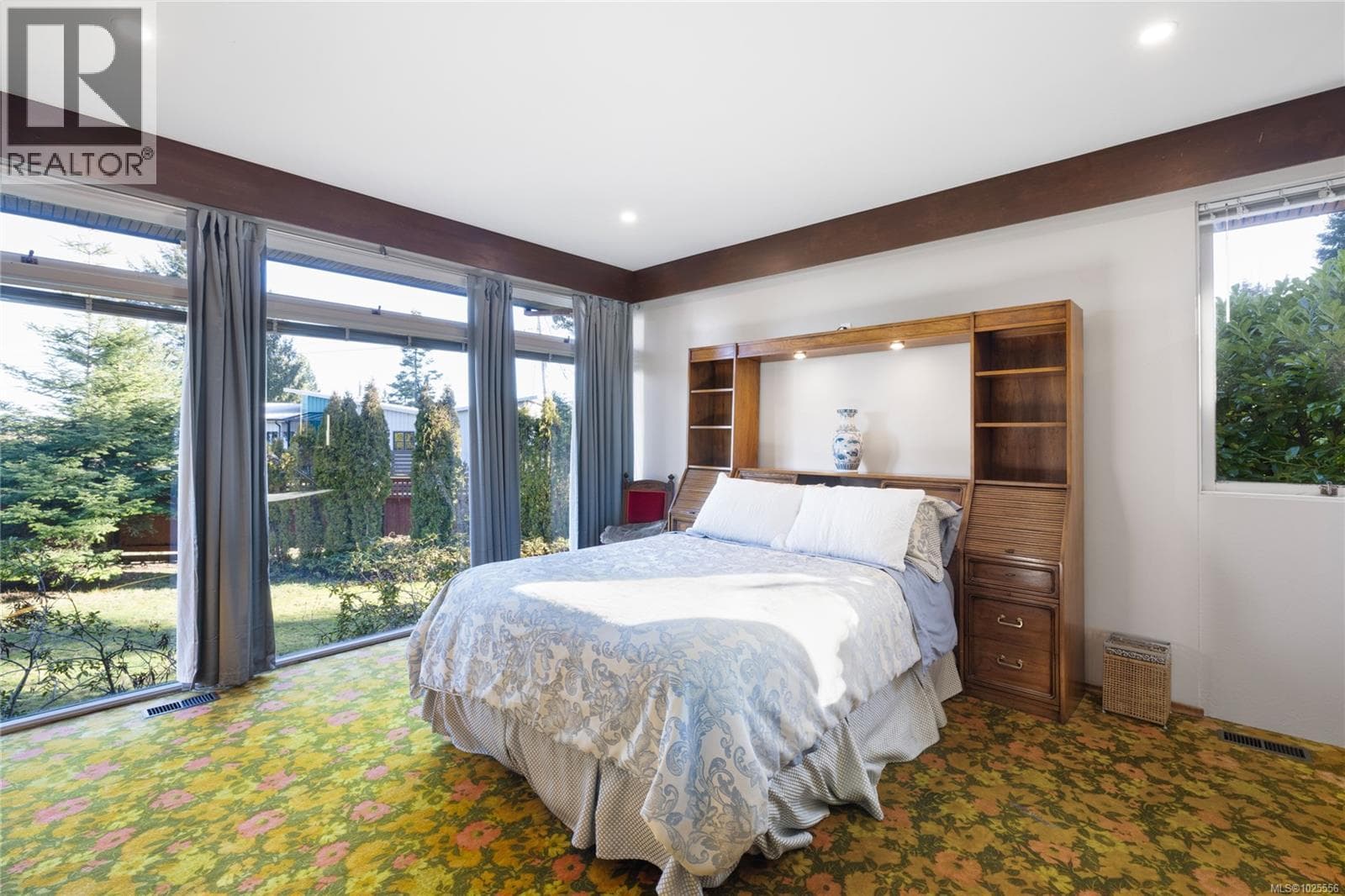 160 Kopina Dr photo 9