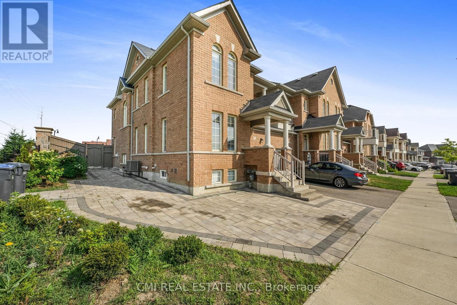 40 SPOKANNE STREET N photo 2