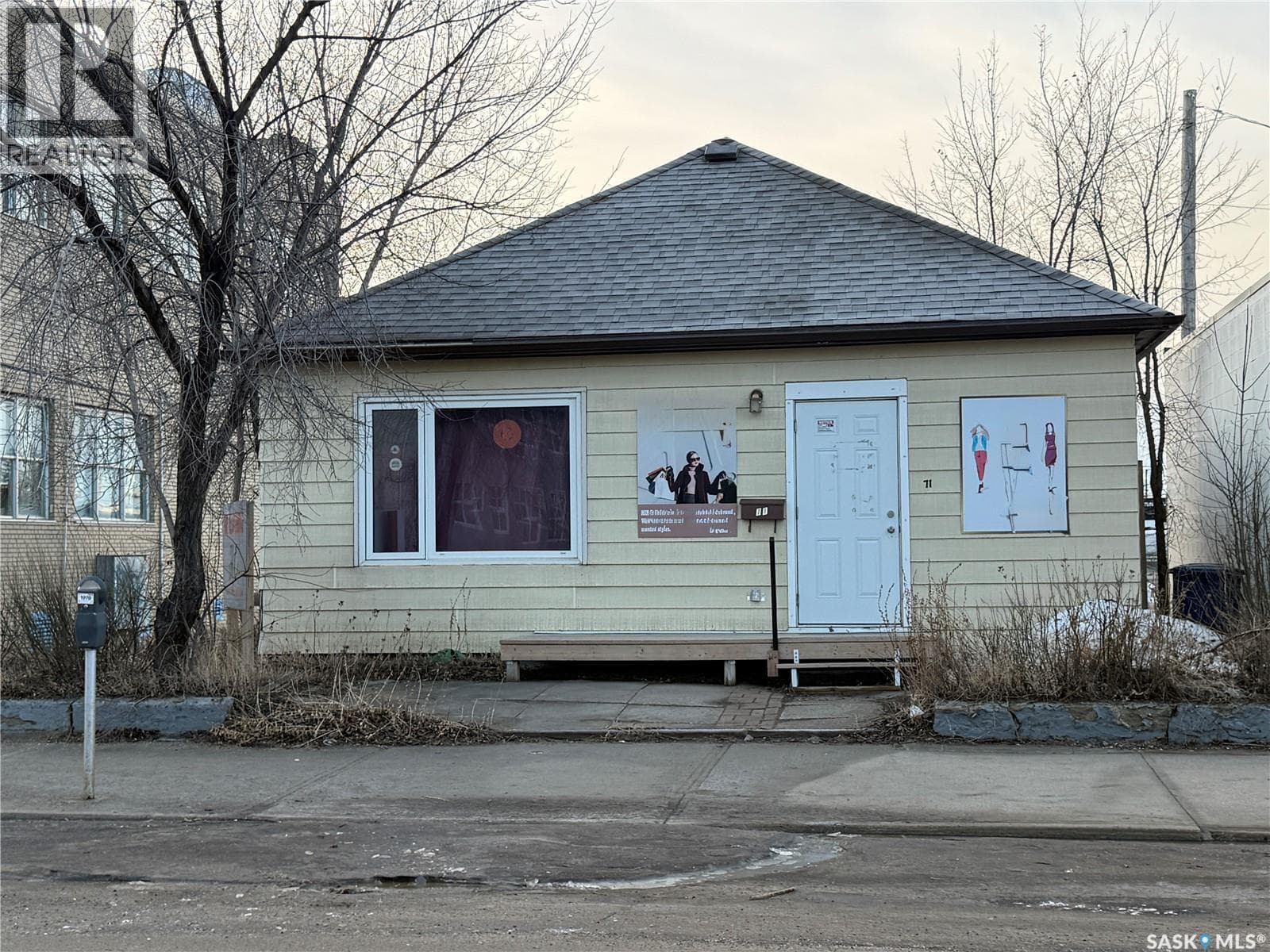 71 Ross STREET W