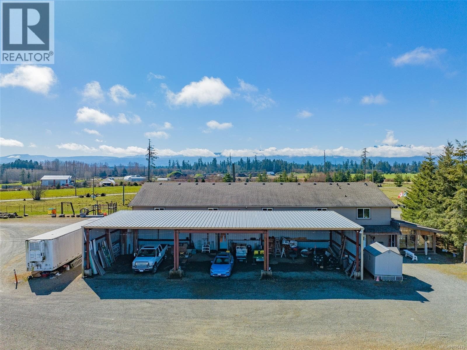 1355 Hodges Rd photo 3