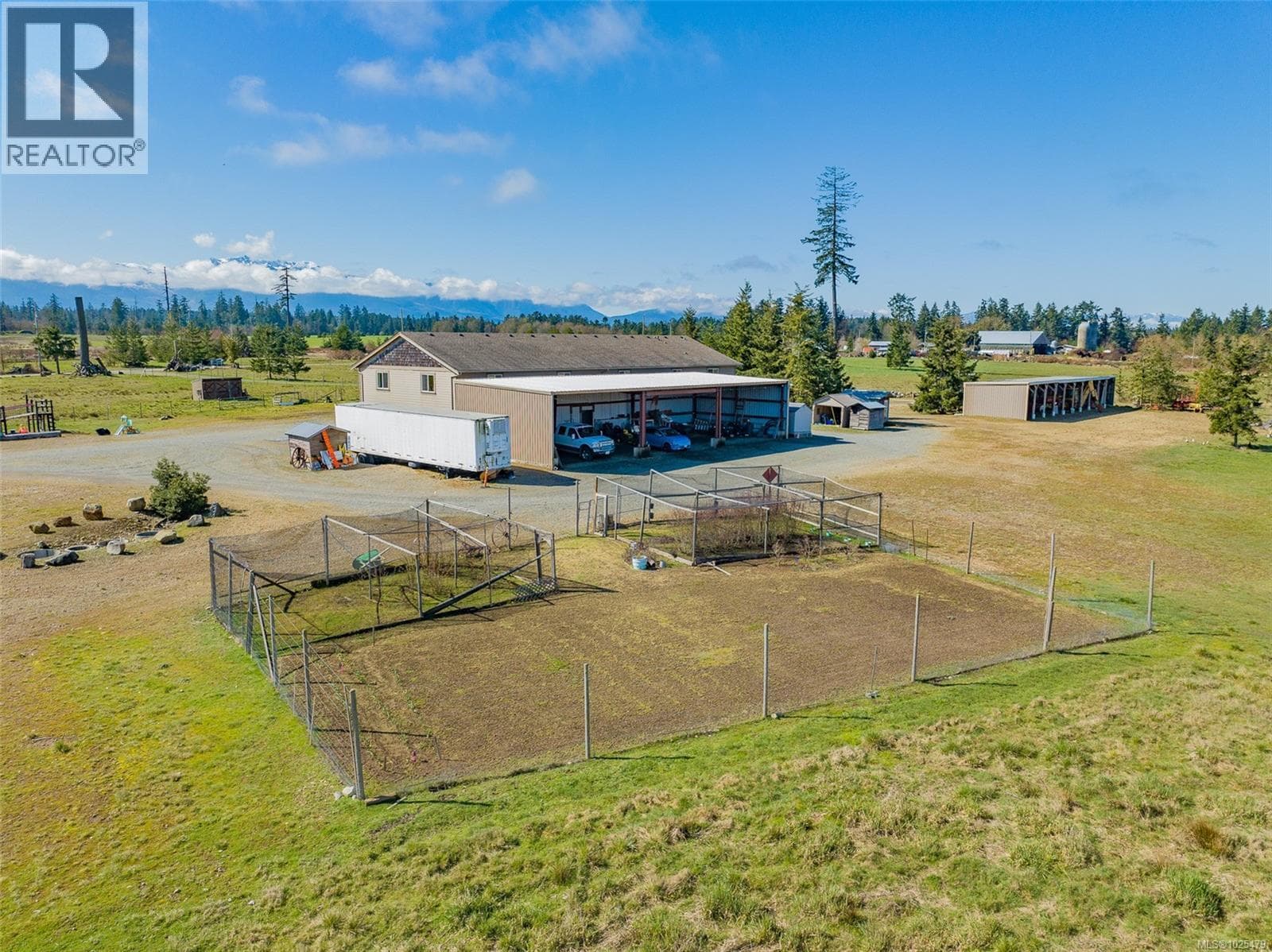 1355 Hodges Rd photo 5