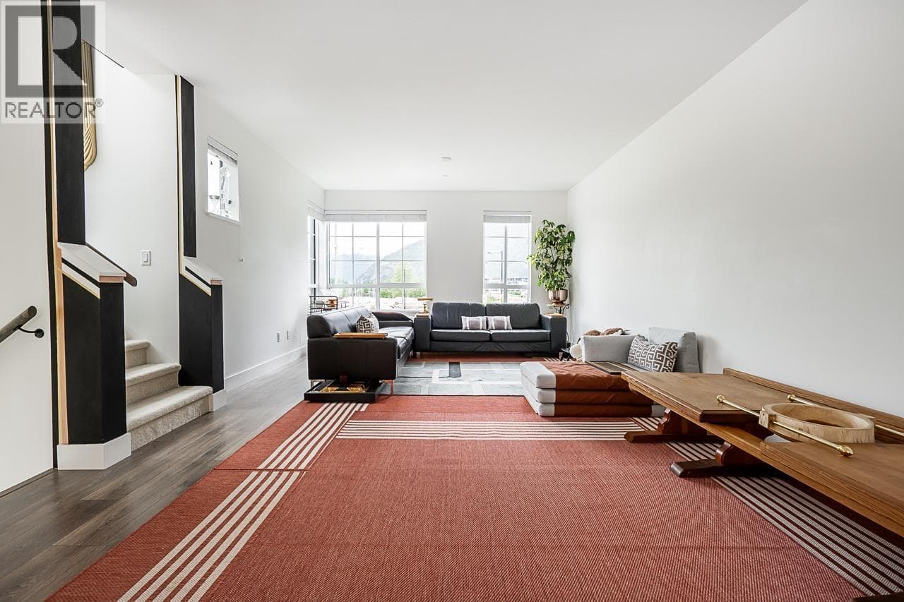 37981 HELM WAY photo 4