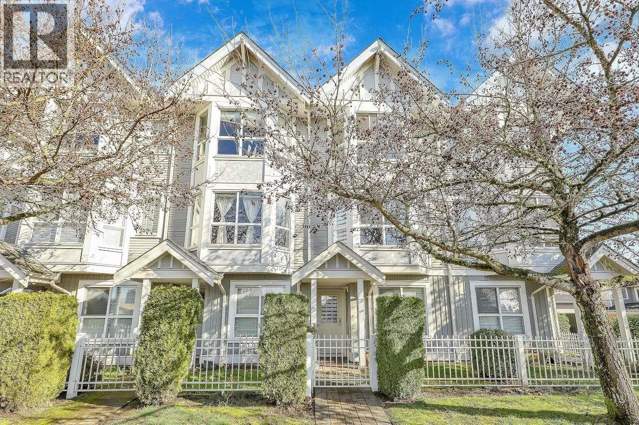 40 7370 STRIDE AVENUE photo 2