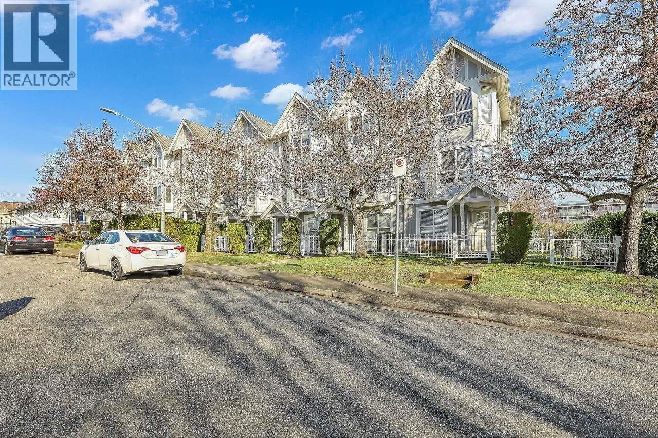 40 7370 STRIDE AVENUE photo 4