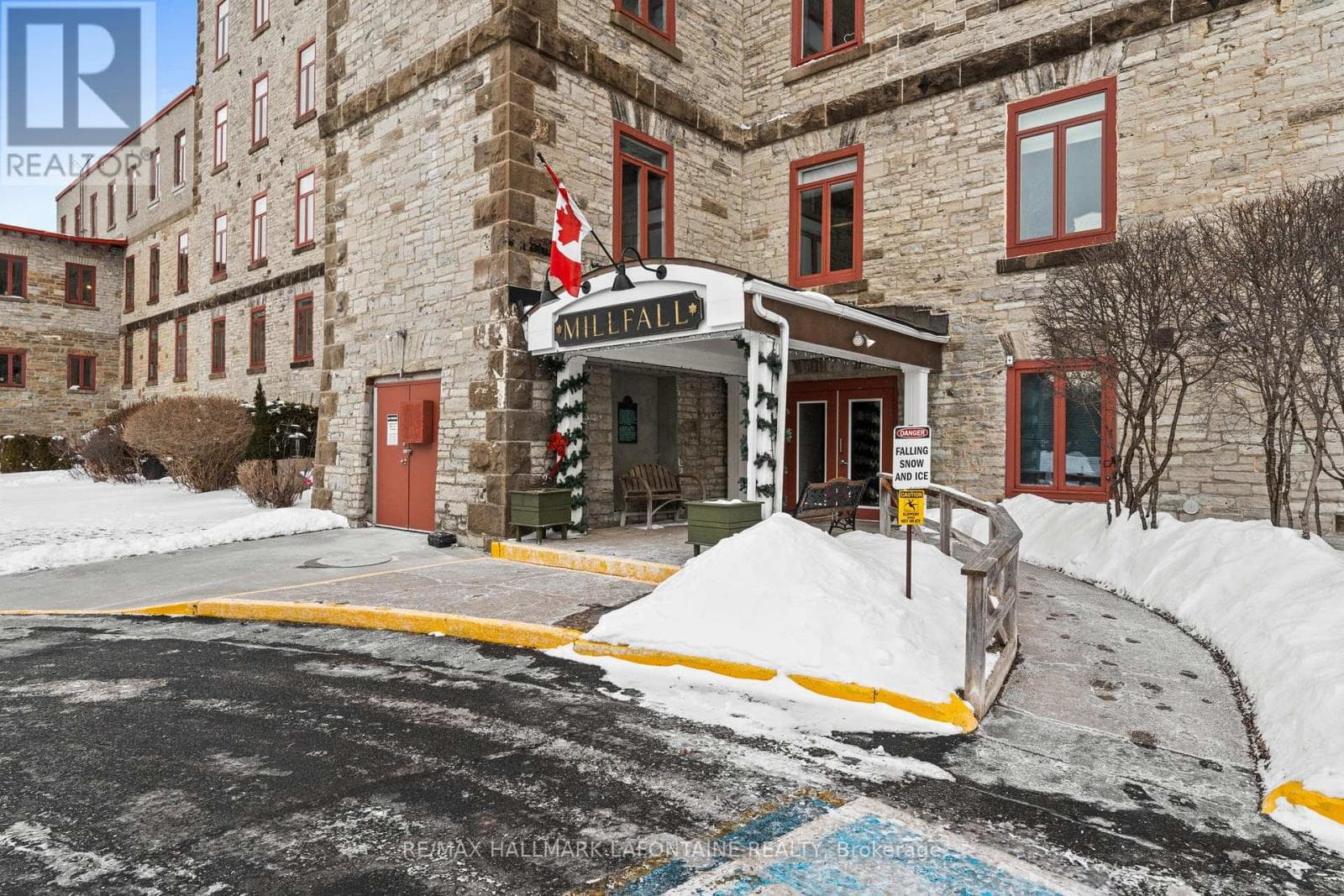 107 - 1 ROSAMOND STREET E photo 5