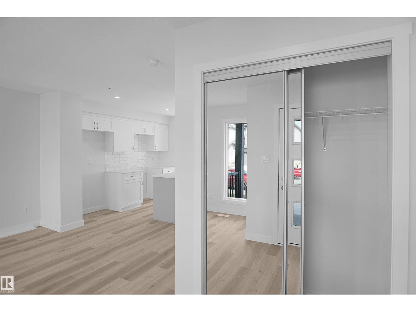 21035 25 AV NW photo 3