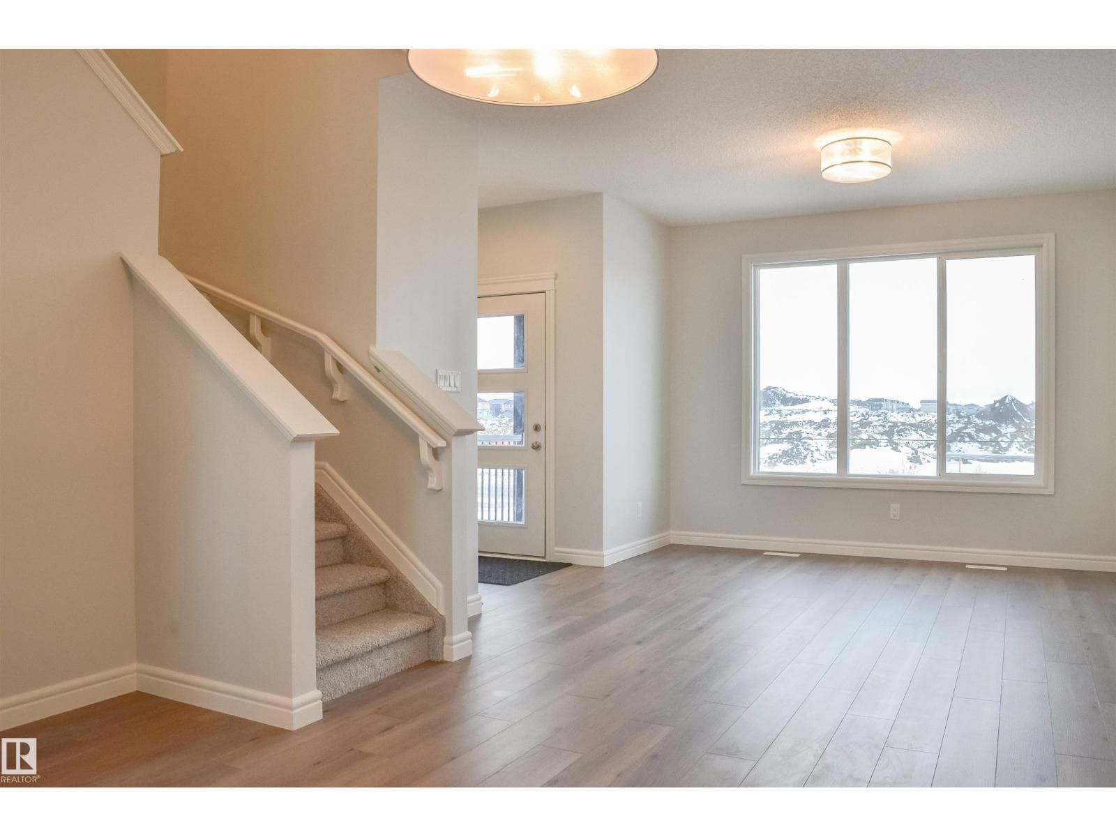 21031 25 AV NW photo 3