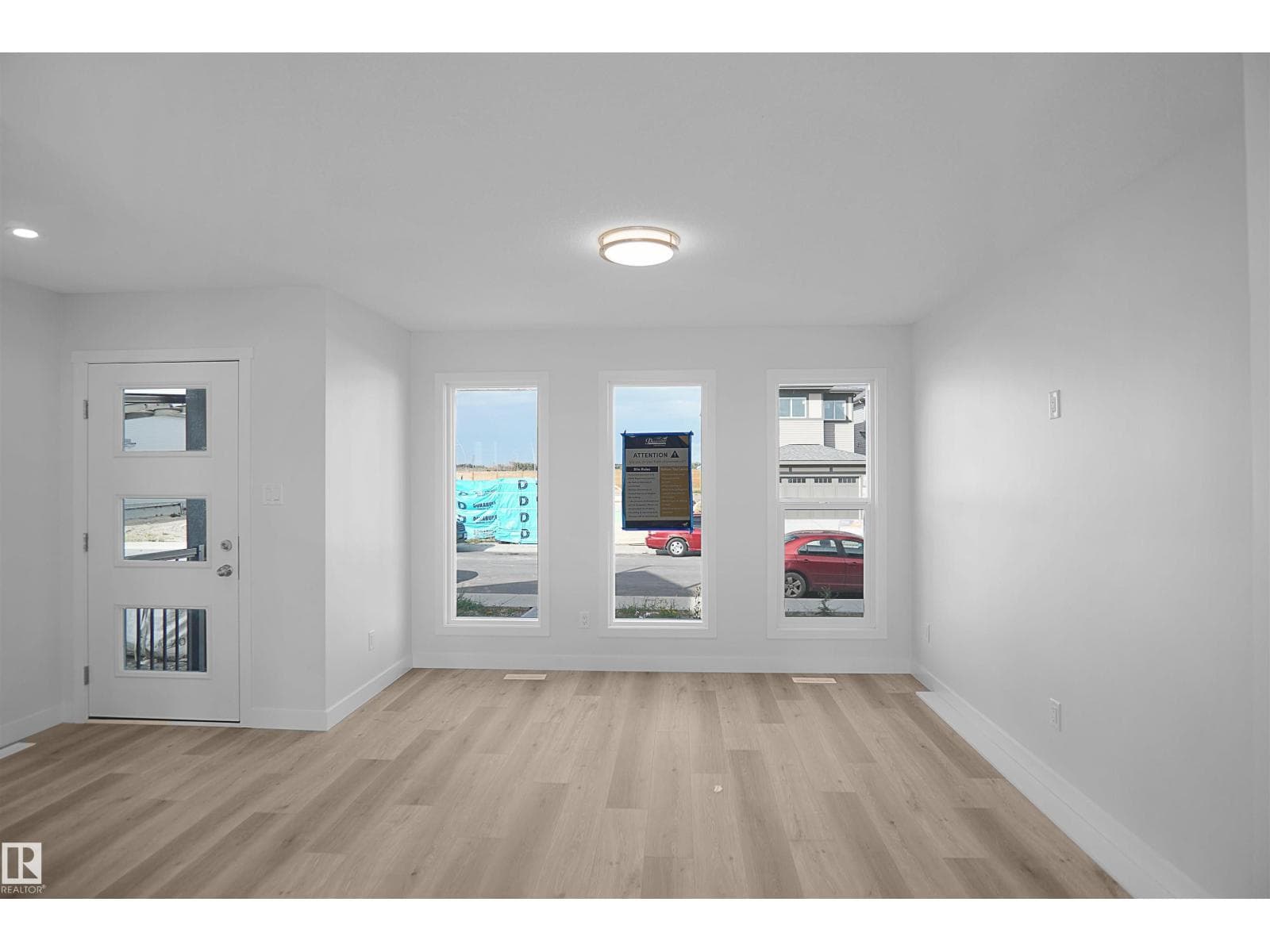 21027 25 AV NW photo 2