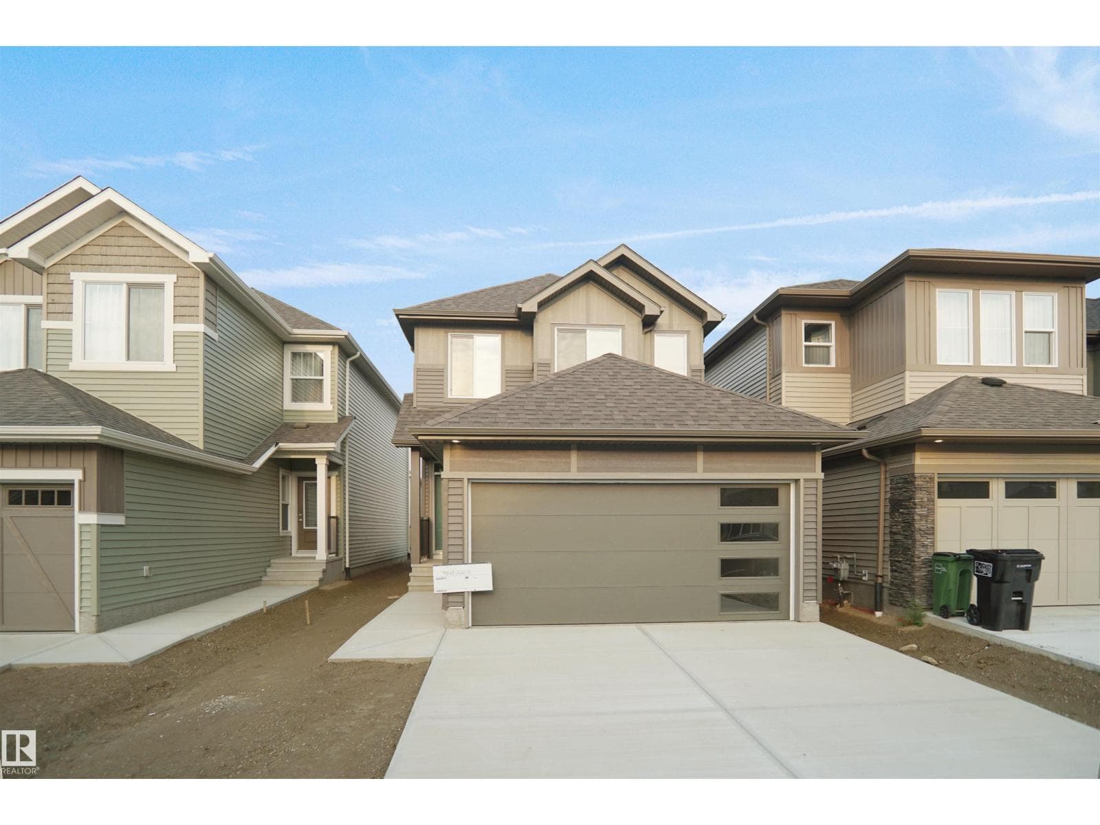 12127 34 AV SW photo 2