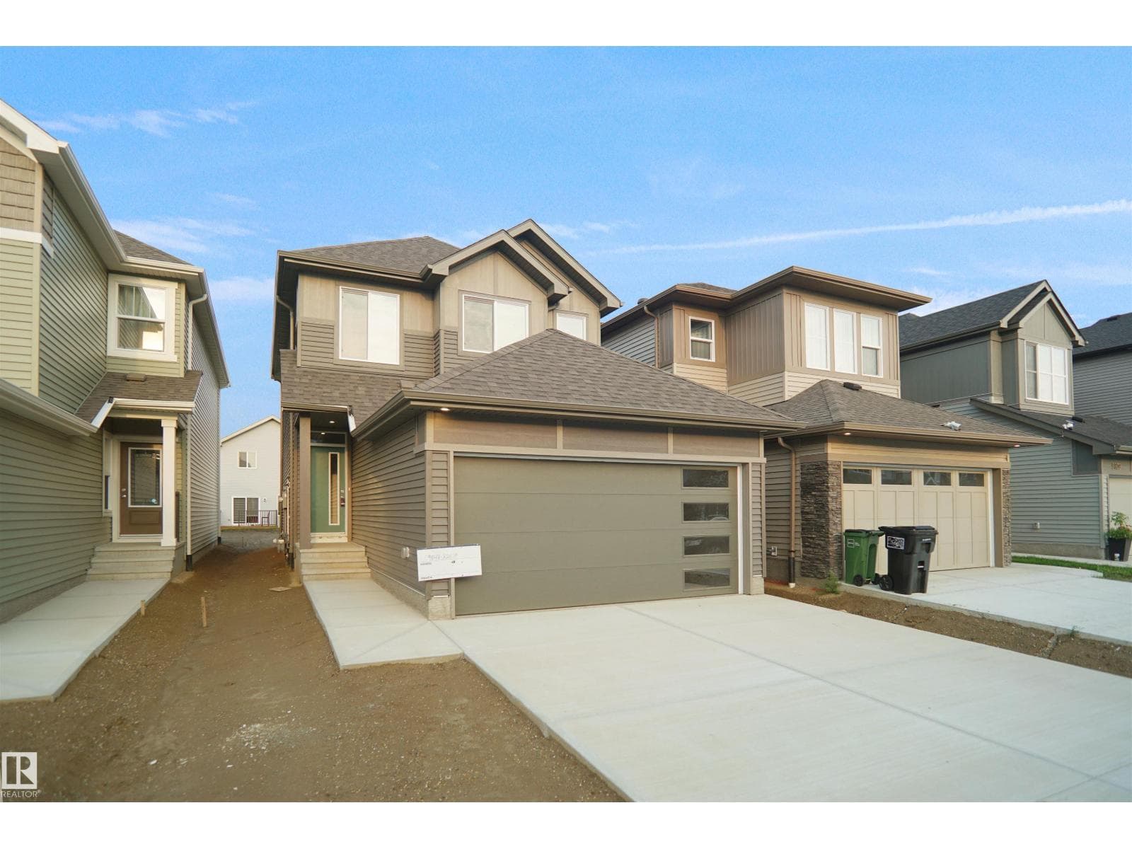 3 bed 3 bath single family at 12127 34 AV SW — $559,123