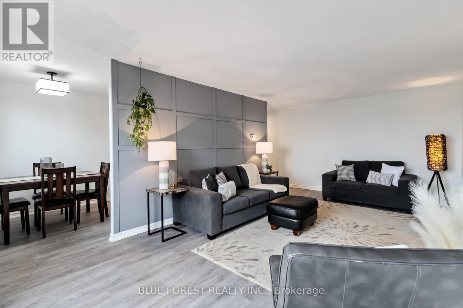 501 - 1100 JALNA BOULEVARD photo 2