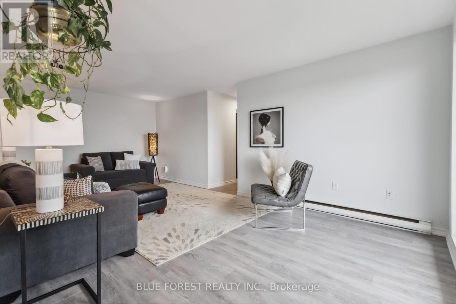501 - 1100 JALNA BOULEVARD photo 3