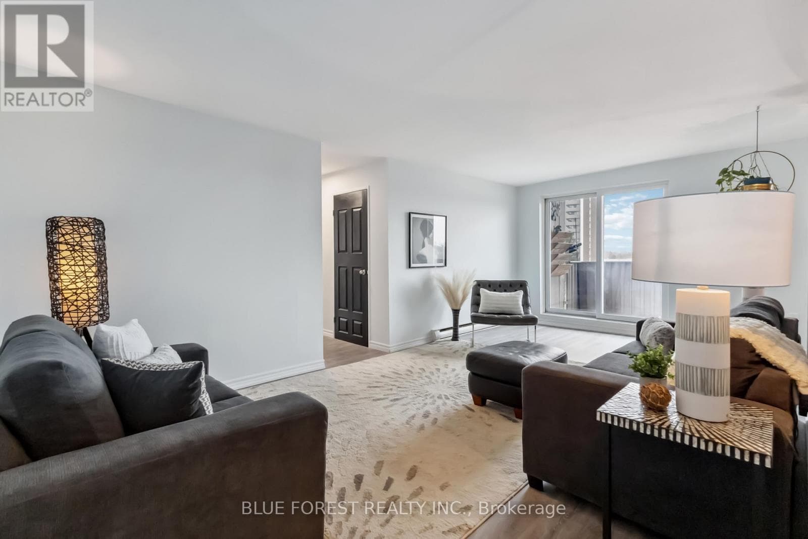 501 - 1100 JALNA BOULEVARD photo 4