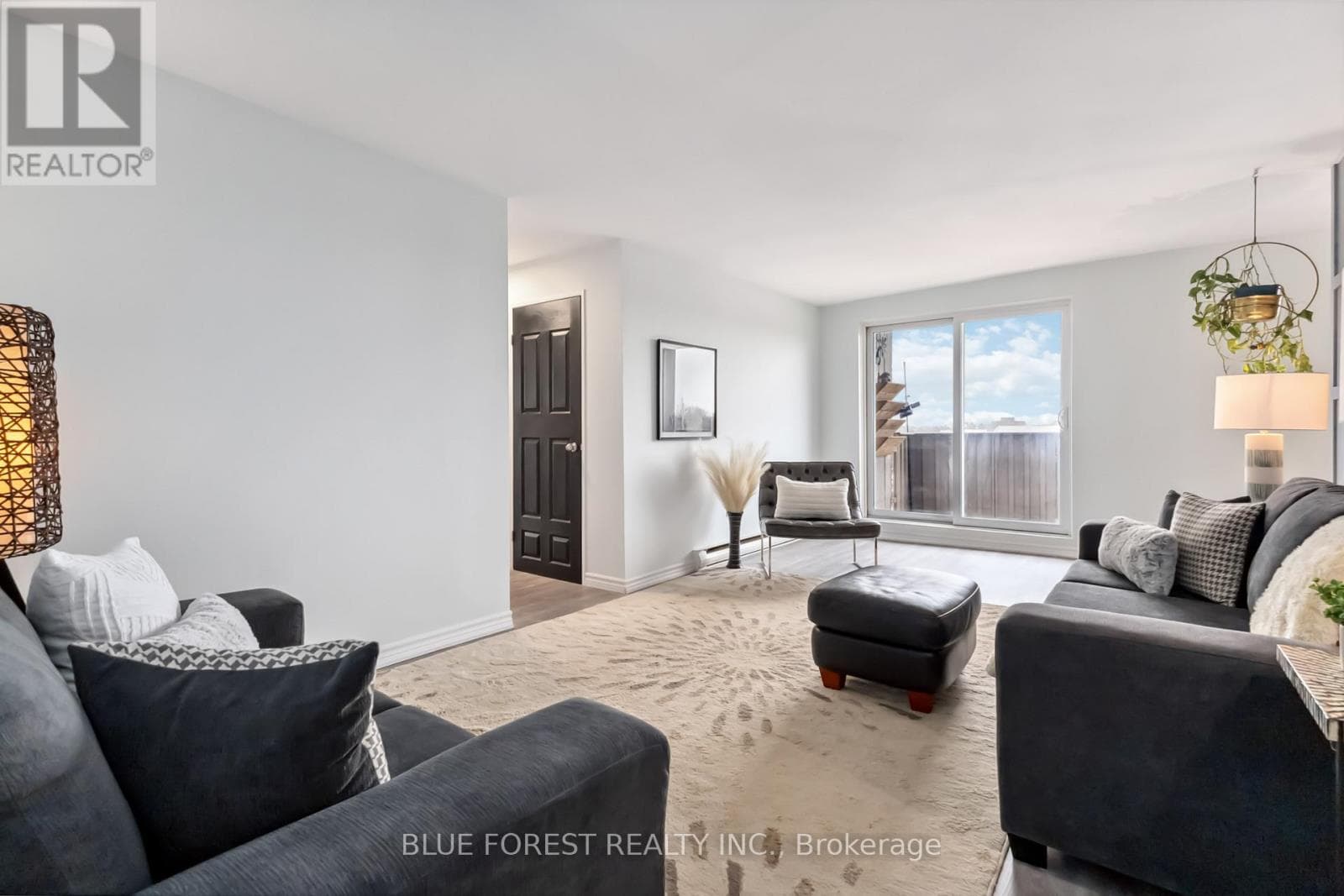 501 - 1100 JALNA BOULEVARD photo 5