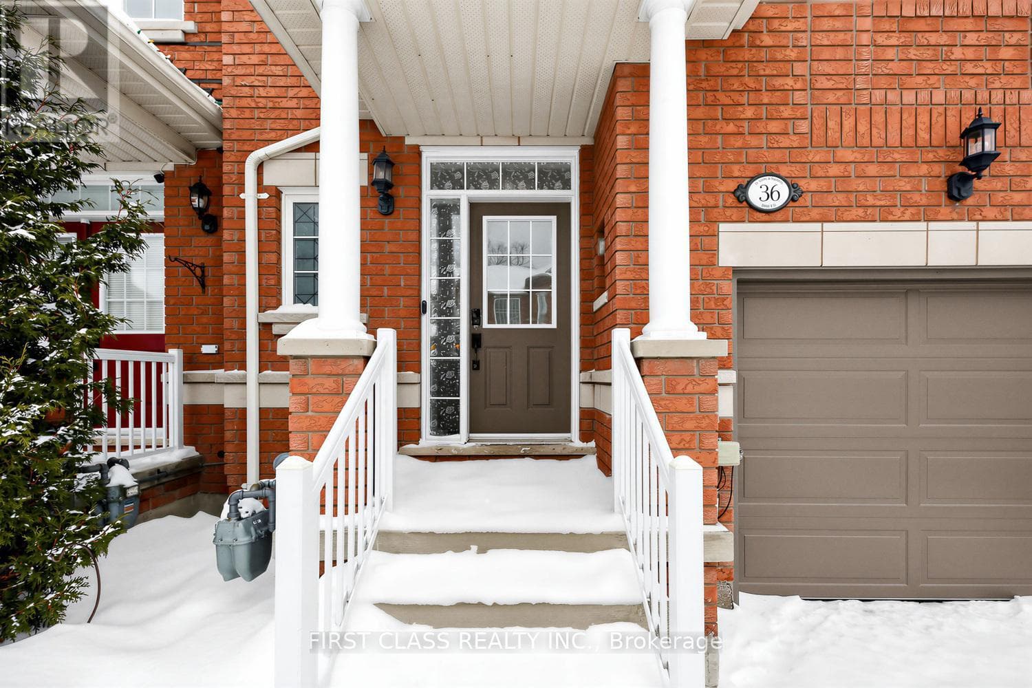 36 - 8 TOWNWOOD DRIVE photo 2