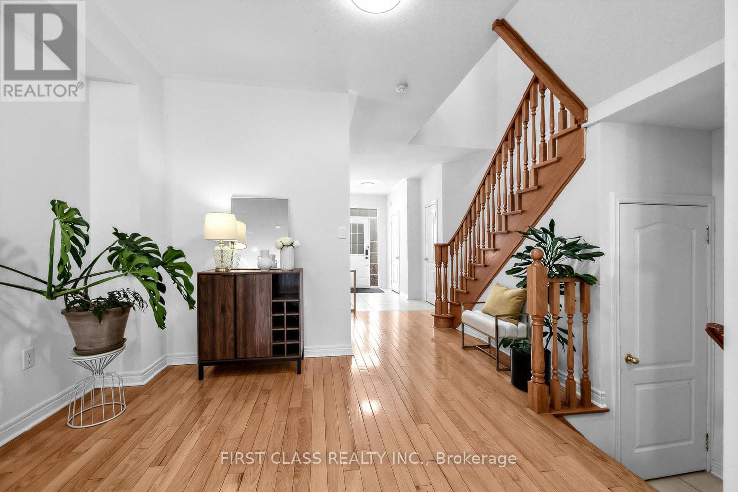 36 - 8 TOWNWOOD DRIVE photo 3
