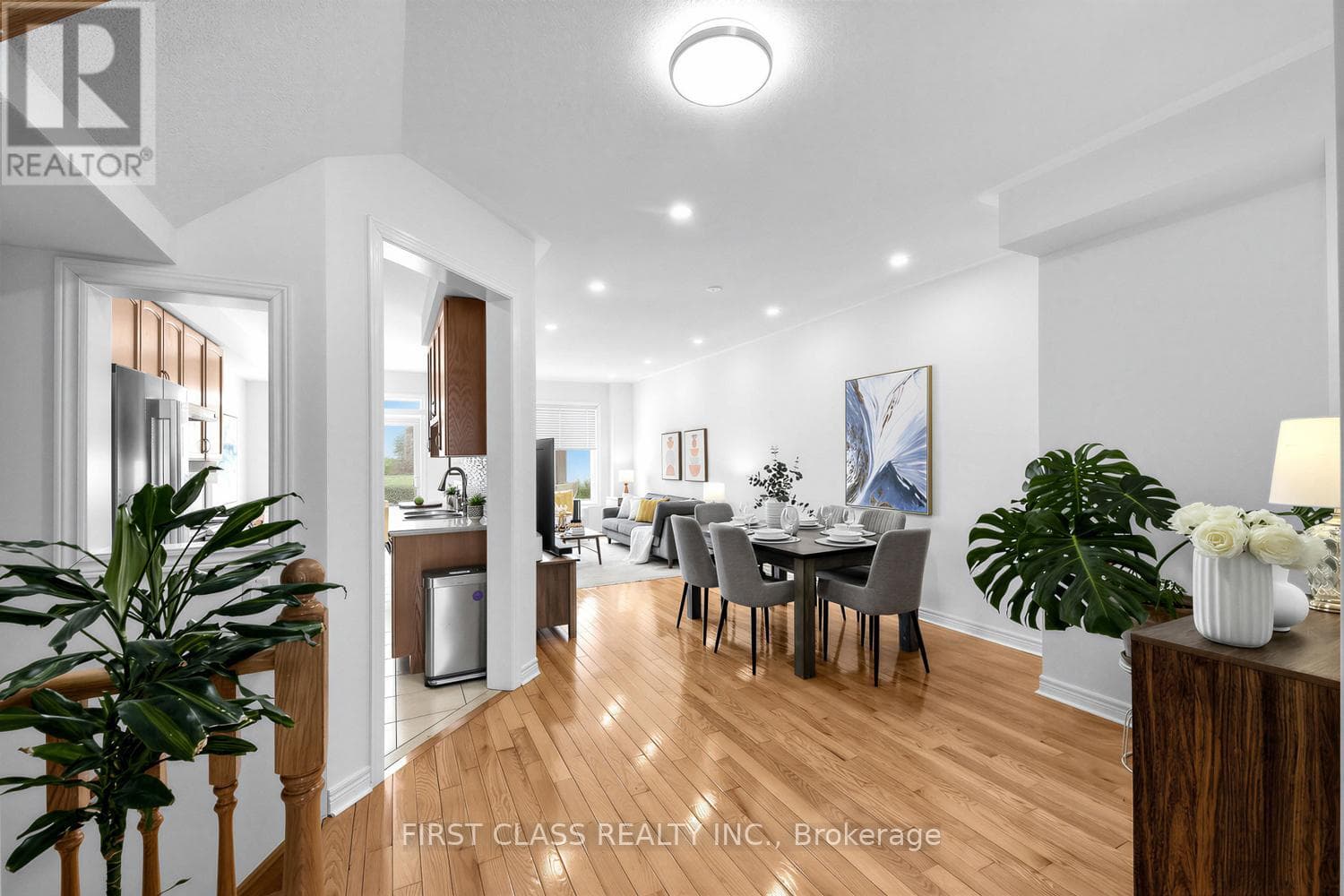 36 - 8 TOWNWOOD DRIVE photo 4