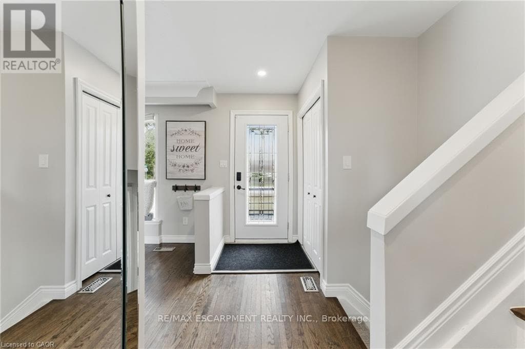 160 COUNCIL CRESCENT photo 4