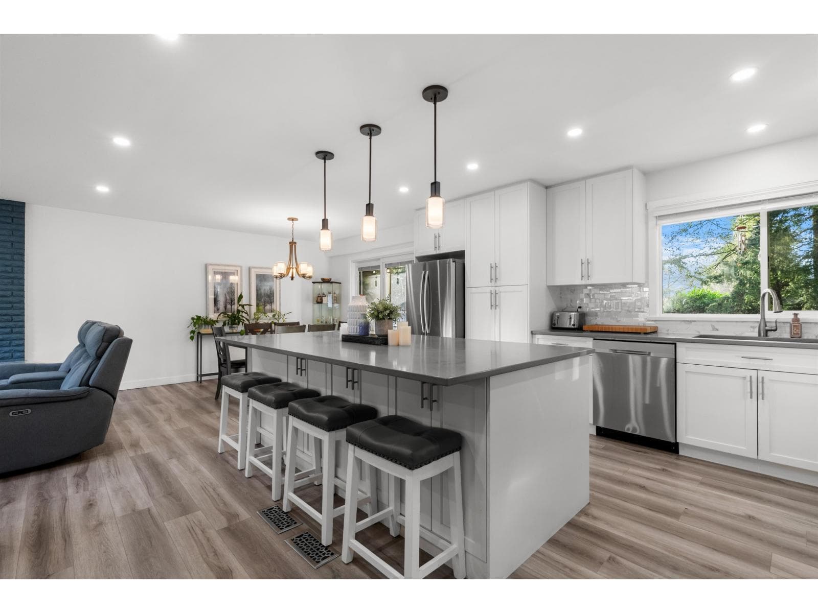 20754 39A AVENUE photo 4
