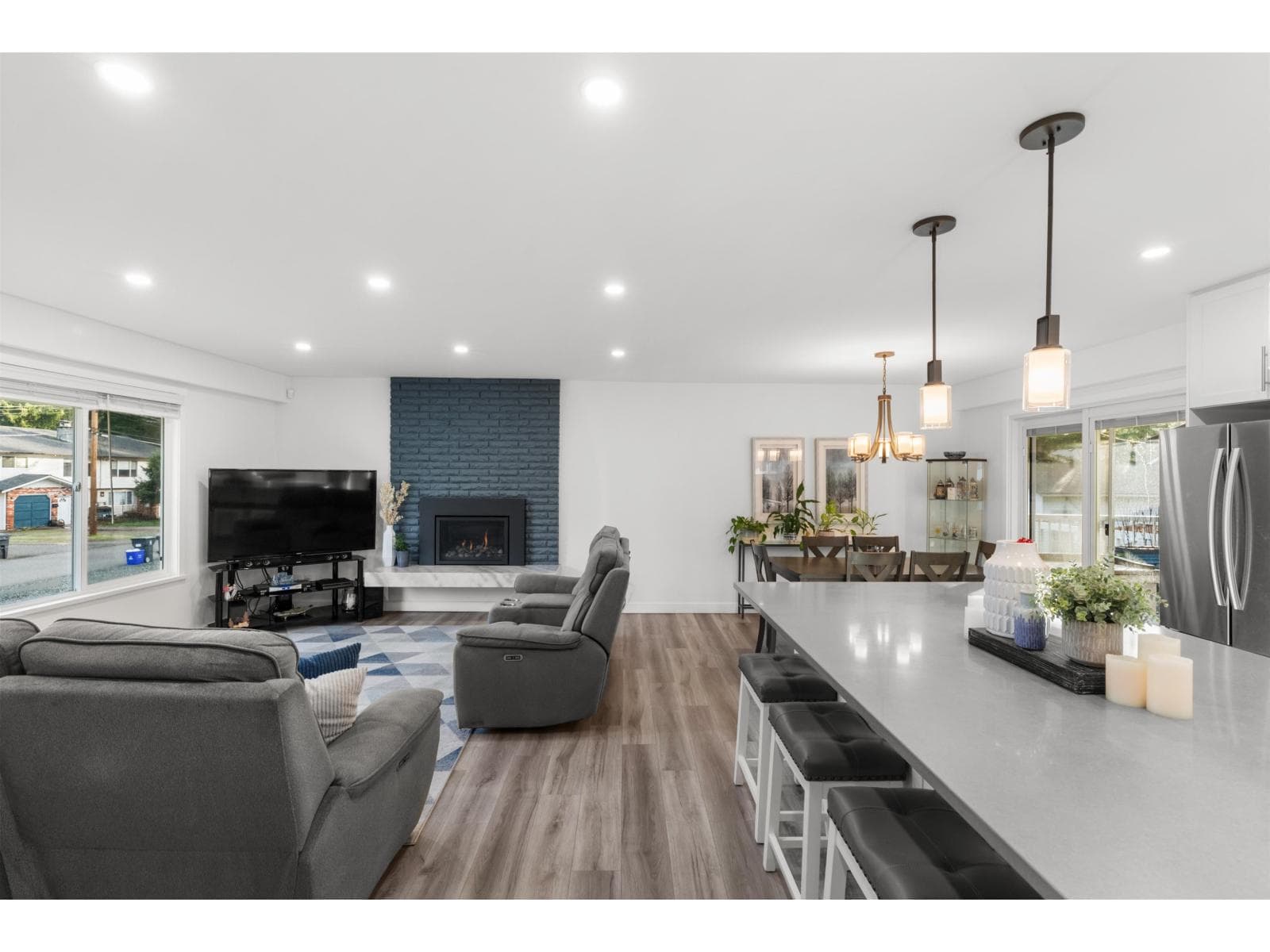 20754 39A AVENUE photo 3