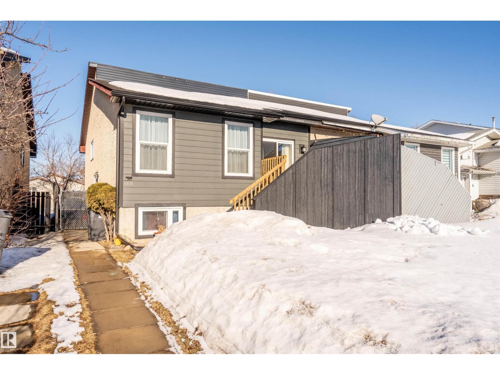 5 bed 2 bath single family at 4414 50 AV — $294,000