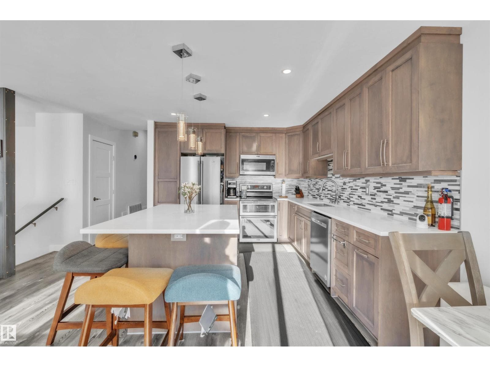 4414 50 AV photo 3