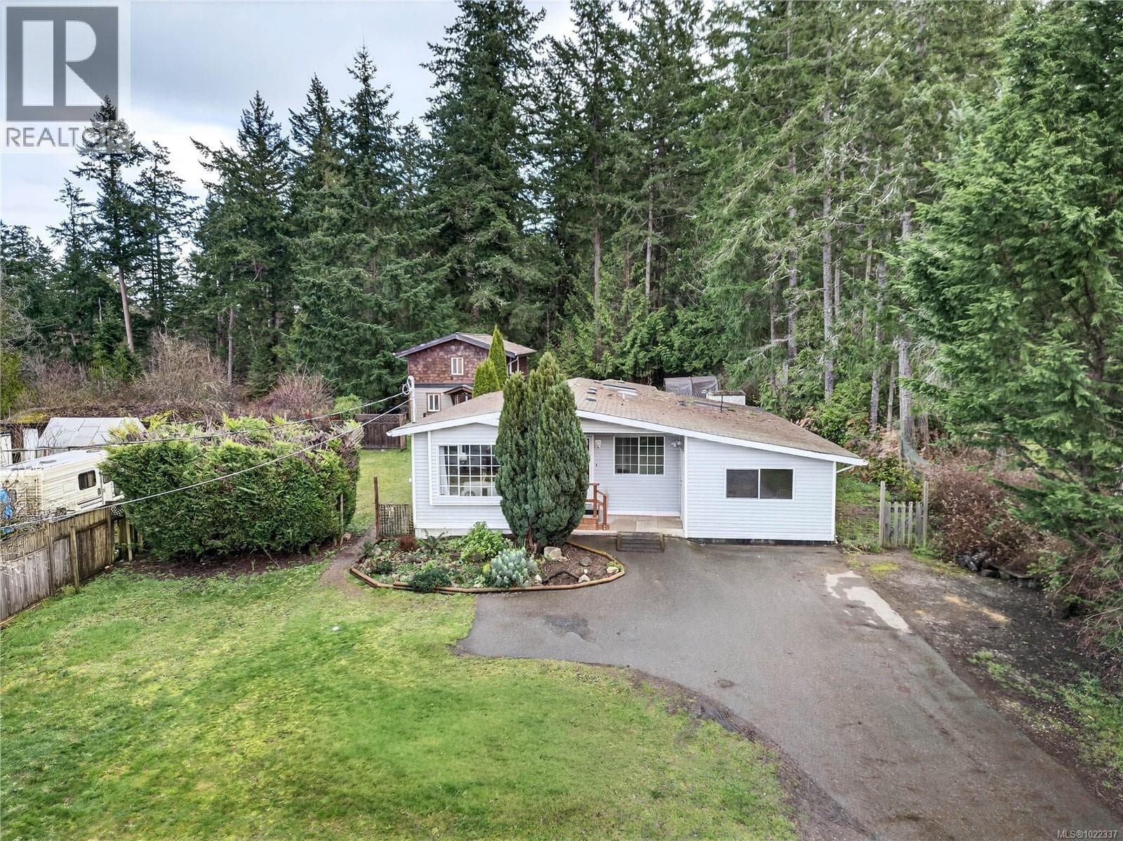 3 bed 2 bath single family at 183 Maliview Dr — $865,000