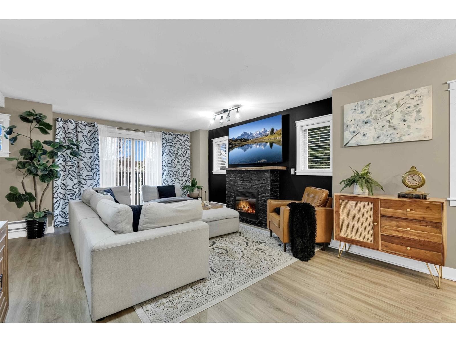 101 13368 72 AVENUE photo 3
