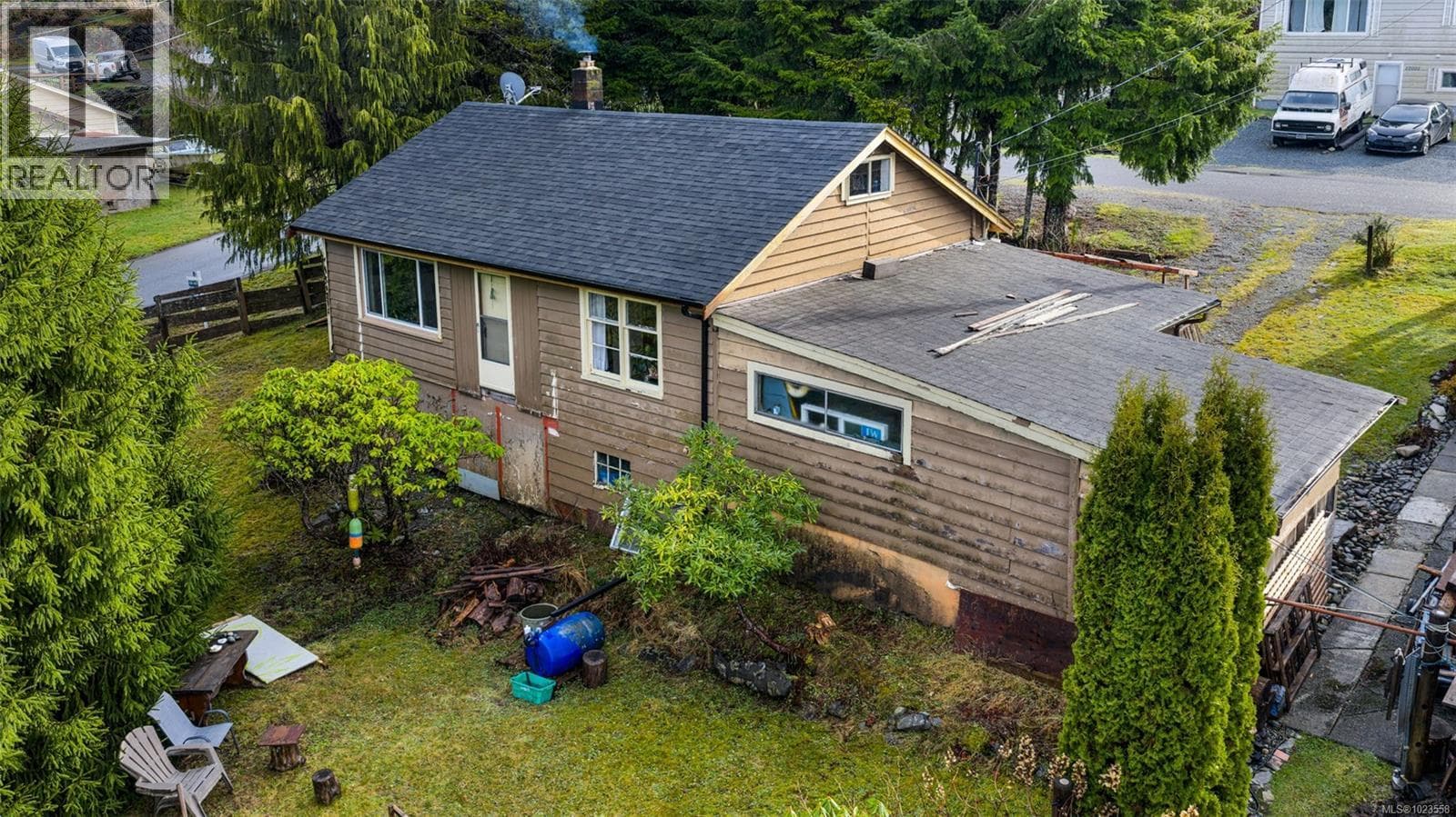 3 bed 1 bath single family at 17002 Wickanninish Rd — $525,000