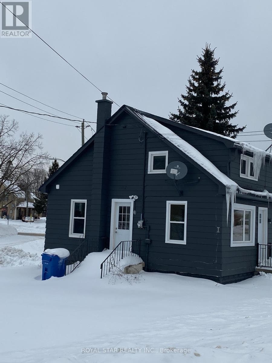 4 bed 3 bath single family at 582 GARAFRAXA STREET S — $499,900