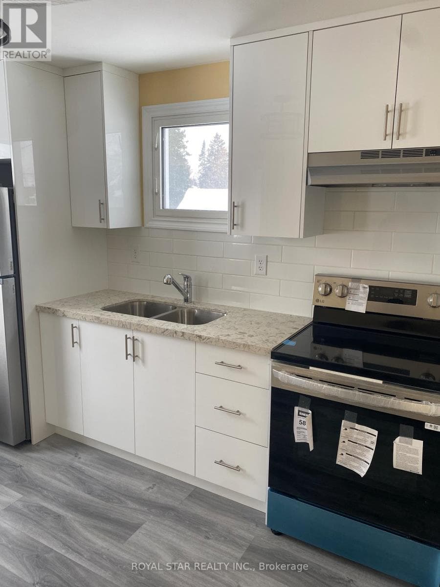 582 GARAFRAXA STREET S photo 4