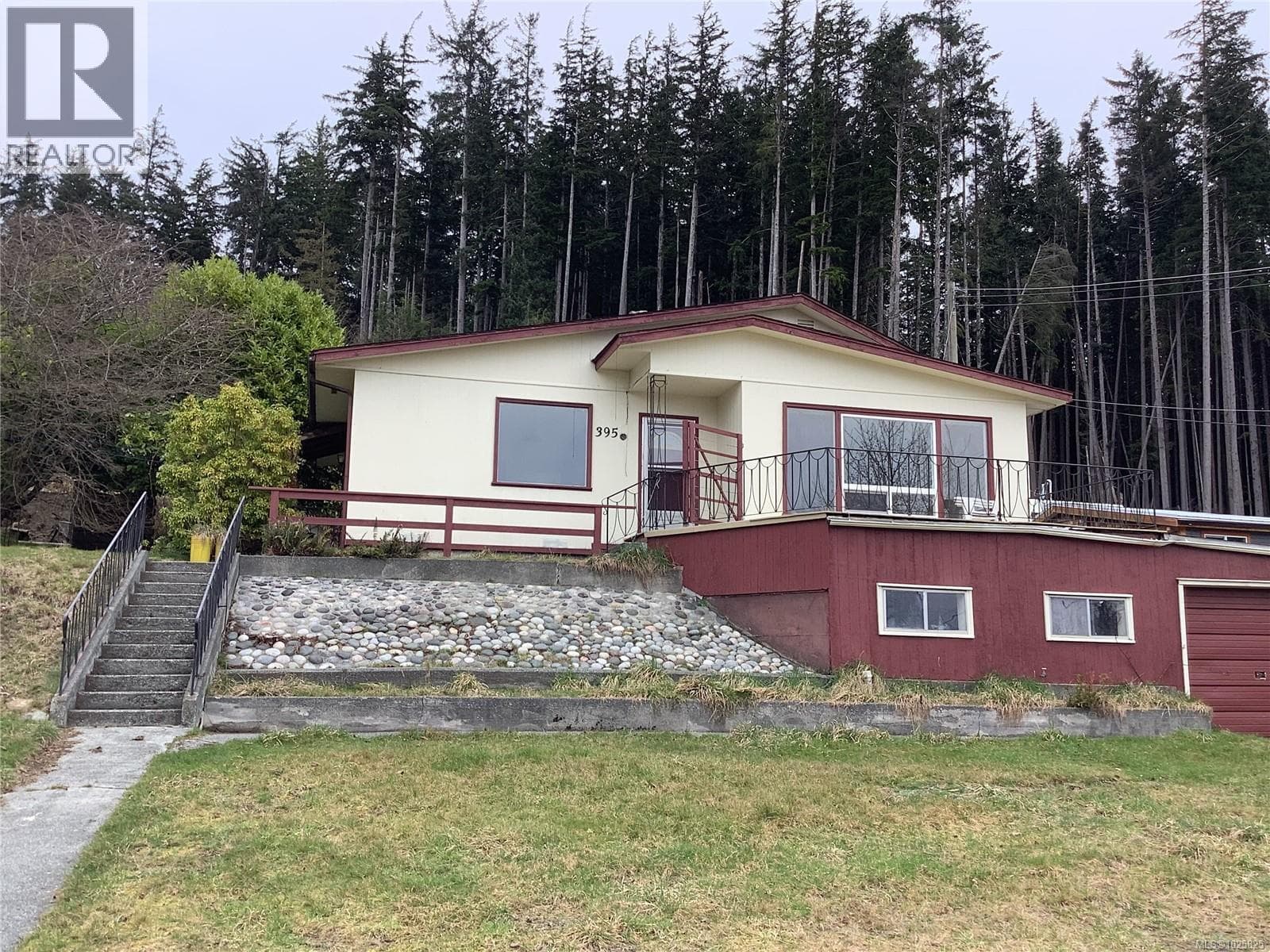 2 bed 1 bath single family at 395 2nd St — $359,900