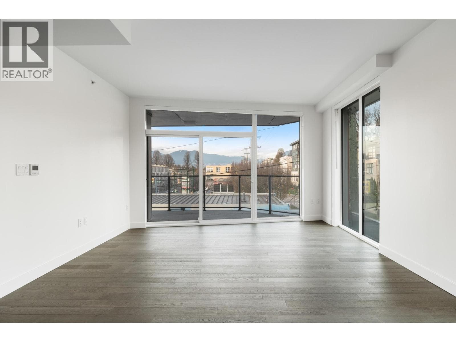 302 2888 ARBUTUS STREET photo 4